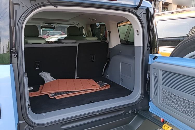 Used BAIC Off-Road BJ40 Electric Drive 2025 Advanced Edition Trunk