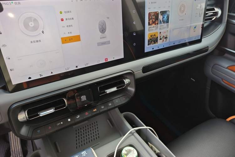 Used BAIC Off-Road BJ40 Electric Drive 2025 Advanced Edition Audio And AC Panel