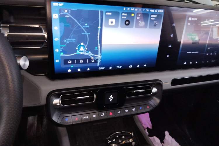 Used BAIC Off-Road BJ40 Electric Drive 2025 Advanced Edition Audio And AC Panel