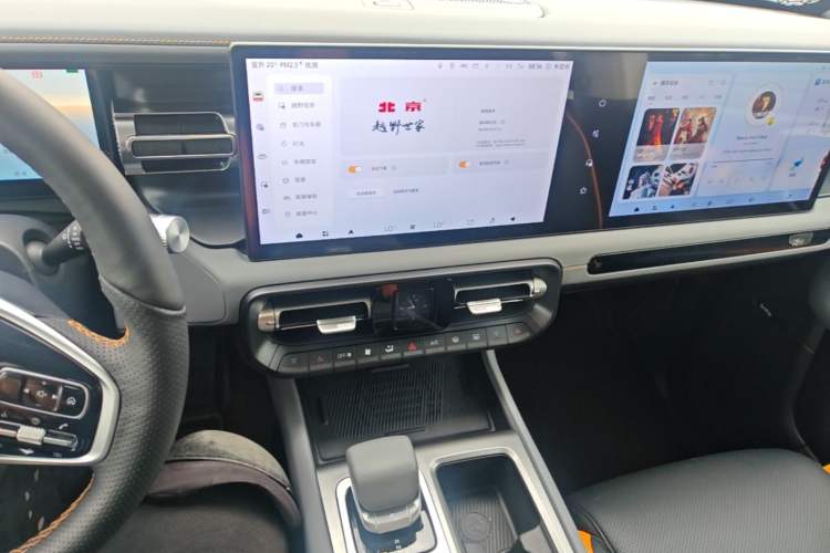 Used BAIC Off-Road BJ40 Electric Drive 2025 Advanced Edition Audio And AC Panel