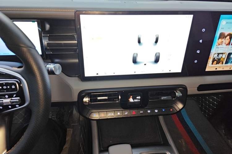 Used BAIC Off-Road BJ40 Electric Drive 2025 Standard Edition Audio And AC Panel