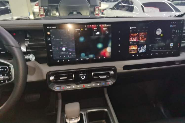 Used BAIC Off-Road BJ40 Electric Drive 2025 Standard Edition Audio And AC Panel