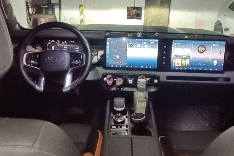 Used BAIC Off-Road BJ40 Electric Drive 2025 Standard Edition Center Console
