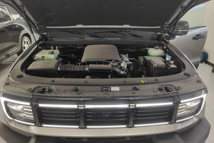 Used BAIC Off-Road BJ40 Electric Drive 2025 Standard Edition Engine Bay
