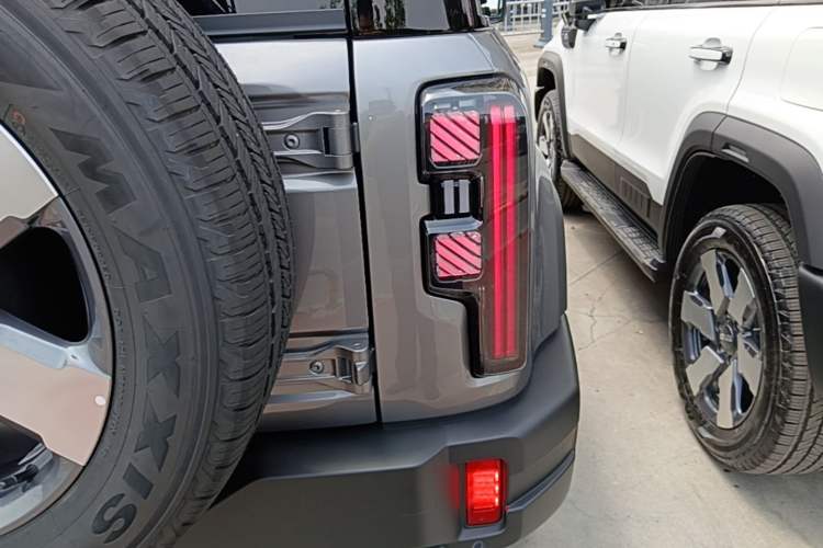 Used BAIC Off-Road BJ40 Electric Drive 2025 Standard Edition Exterior 3