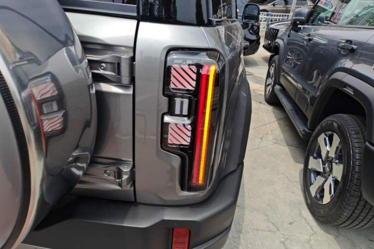 Used BAIC Off-Road BJ40 Electric Drive 2025 Standard Version I Exterior 3