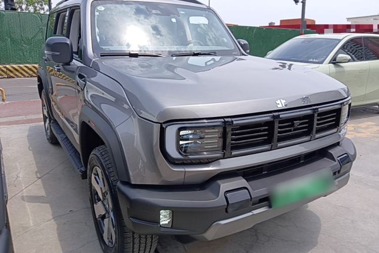 Used BAIC Off-Road BJ40 Electric Drive 2025 Standard Edition Front Right 45 Deg