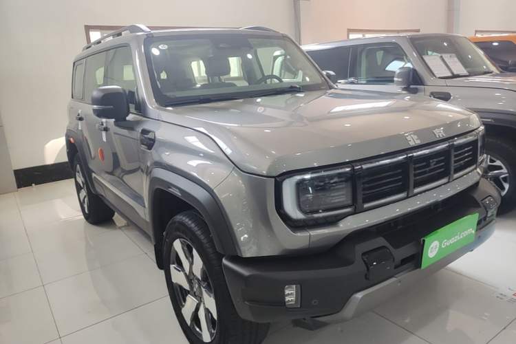 Used BAIC Off-Road BJ40 Electric Drive 2025 Advanced Edition Front Right 45 Deg