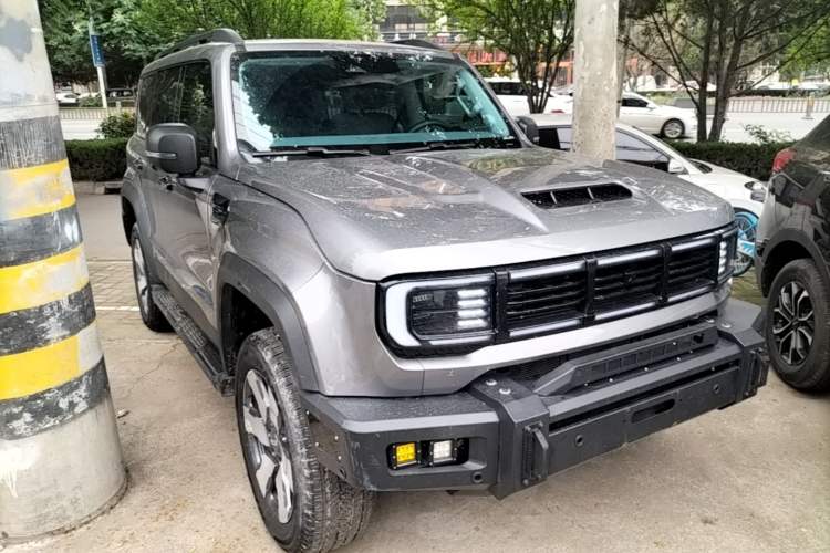 Used BAIC Off-Road BJ40 Electric Drive 2025 Standard Edition Front Right 45 Deg