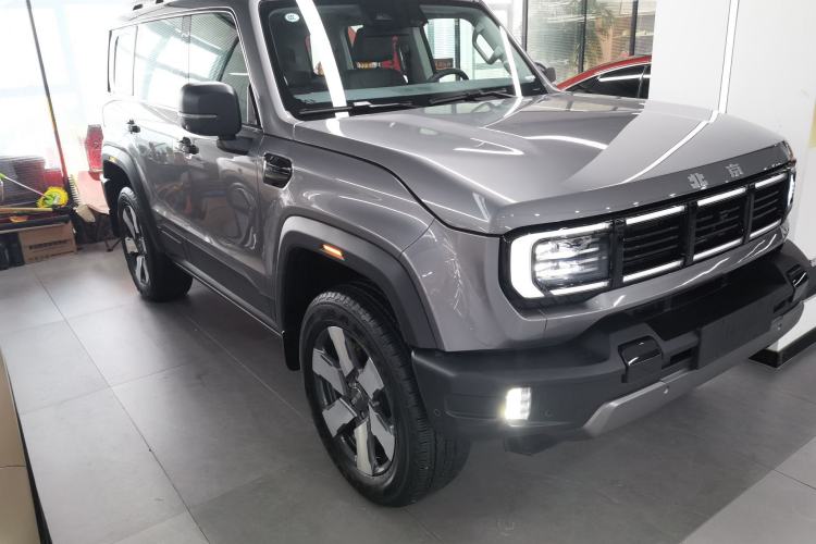 Used BAIC Off-Road BJ40 Electric Drive 2025 Advanced Edition Front Right 45 Deg