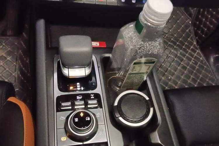 Used BAIC Off-Road BJ40 Electric Drive 2025 Standard Edition Gear Lever