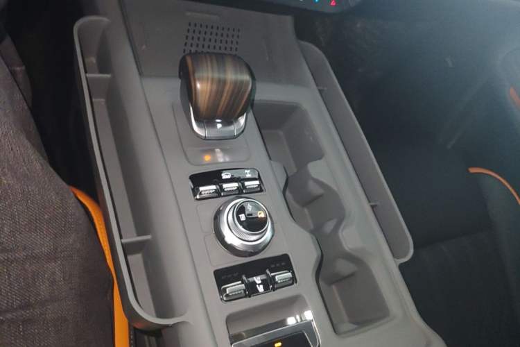 Used BAIC Off-Road BJ40 Electric Drive 2025 Advanced Edition Gear Lever