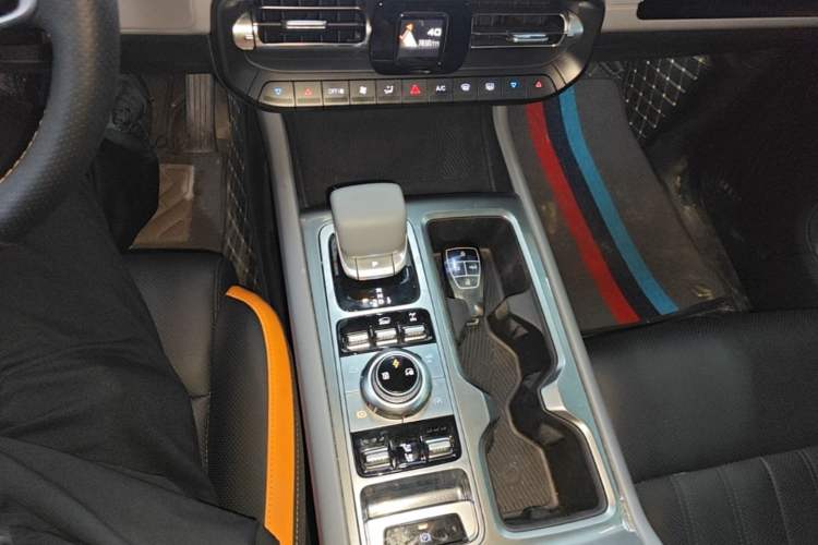 Used BAIC Off-Road BJ40 Electric Drive 2025 Standard Edition Gear Lever