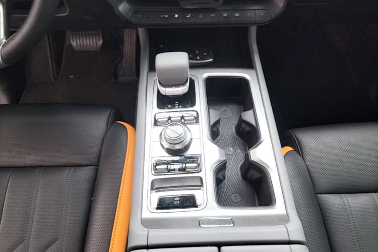 Used BAIC Off-Road BJ40 Electric Drive 2025 Standard Edition Gear Lever