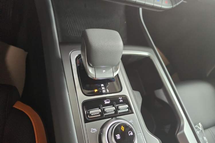 Used BAIC Off-Road BJ40 Electric Drive 2025 Standard Edition Gear Lever