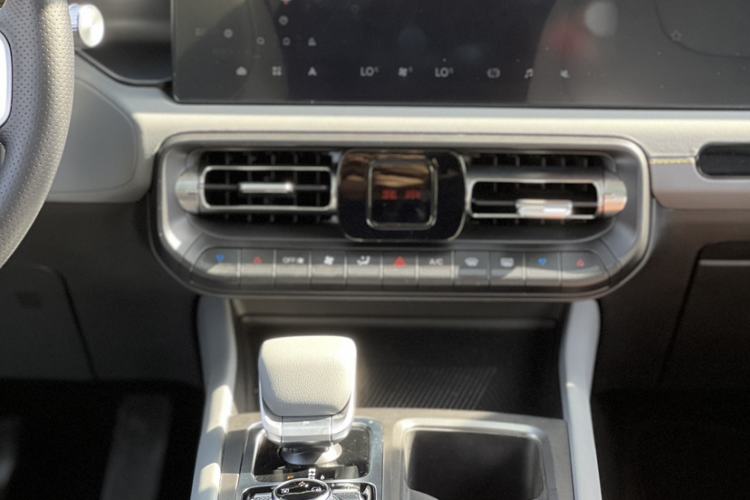 Used BAIC Off-Road BJ40 Electric Drive 2025 Standard Edition Interior 4