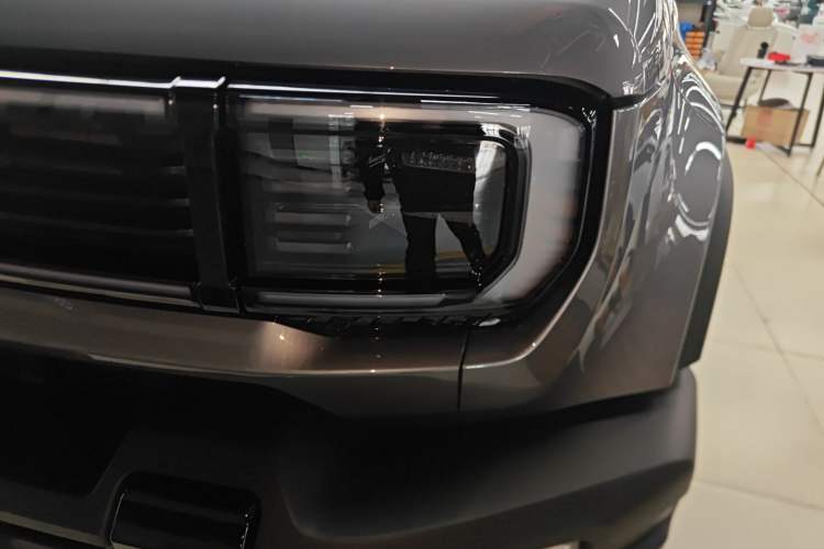 Used BAIC Off-Road BJ40 Electric Drive 2025 Advanced Edition Left Front Headlight