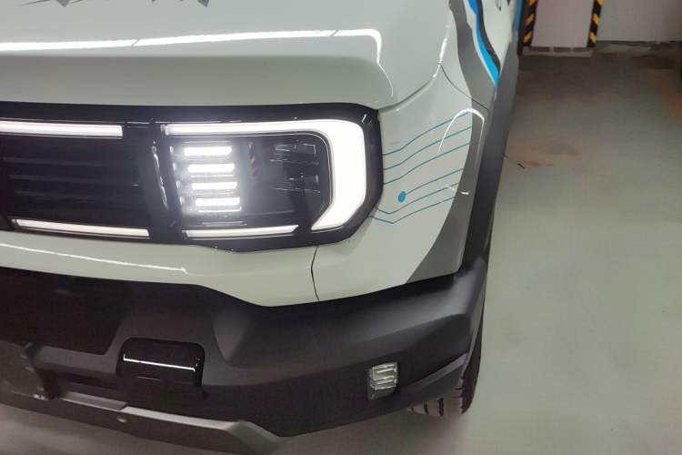 Used BAIC Off-Road BJ40 Electric Drive 2025 Advanced Edition Left Front Headlight