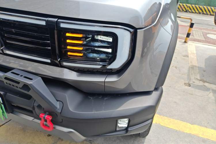 Used BAIC Off-Road BJ40 Electric Drive 2025 Standard Version I Left Front Headlight