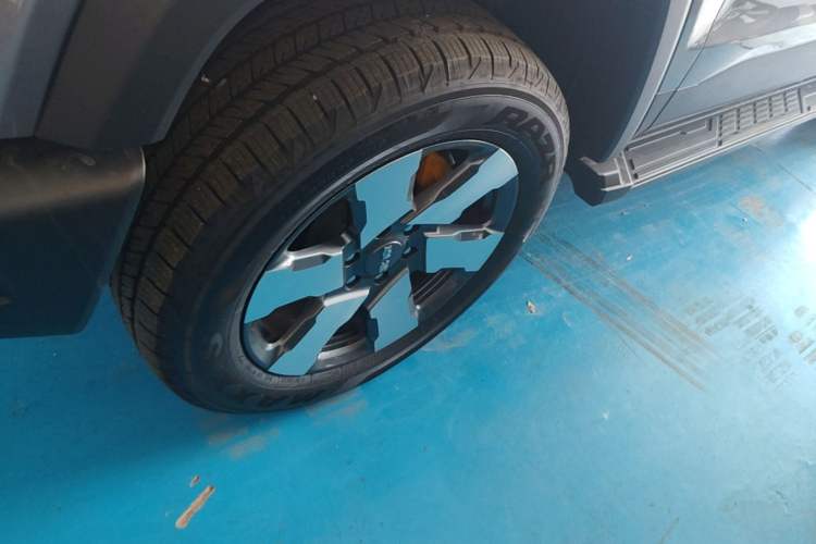 Used BAIC Off-Road BJ40 Electric Drive 2025 Standard Edition Left Front Wheel Hub