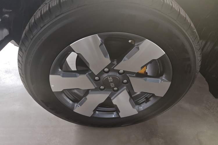 Used BAIC Off-Road BJ40 Electric Drive 2025 Standard Edition Left Front Wheel Hub