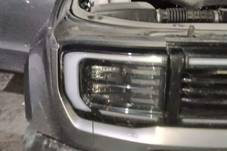 Used BAIC Off-Road BJ40 Electric Drive 2025 Standard Edition Right Front Headlight