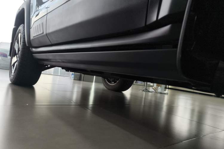 Used BAIC Off-Road BJ40 Electric Drive 2025 Advanced Edition Right Side Sill