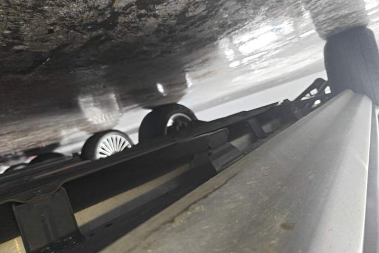 Used BAIC Off-Road BJ40 Electric Drive 2025 Advanced Edition Right Side Sill