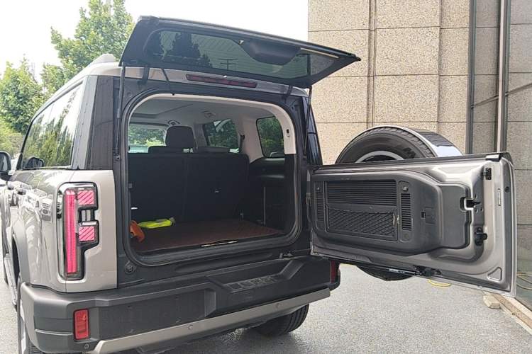 Used BAIC Off-Road BJ40 Electric Drive 2025 Standard Edition Trunk