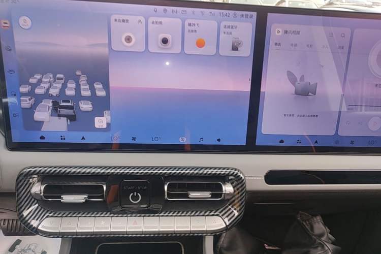 Used BAIC Off-Road BJ40 Electric Drive 2025 Model Yuanjing Smart Travel Edition Audio And AC Panel