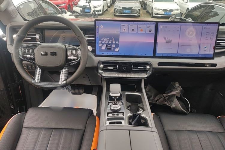 Used BAIC Off-Road BJ40 Electric Drive 2025 Model Yuanjing Smart Travel Edition Center Console