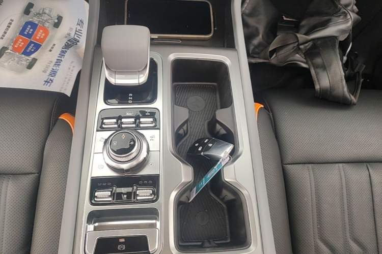 Used BAIC Off-Road BJ40 Electric Drive 2025 Model Yuanjing Smart Travel Edition Gear Lever