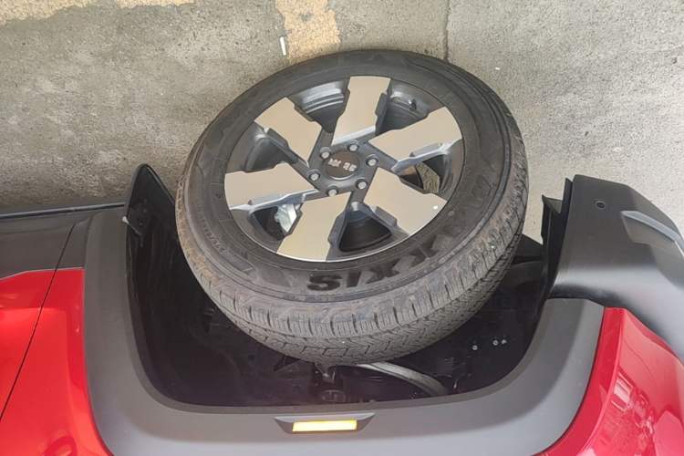 Used BAIC Off-Road BJ40 Electric Drive 2025 Model Yuanjing Smart Travel Edition Left Front Wheel Hub