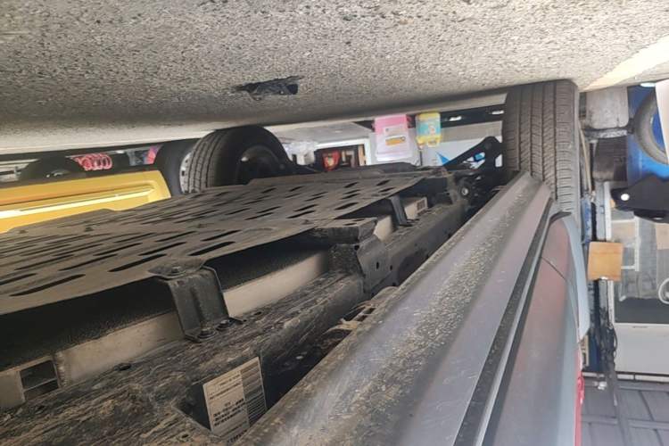 Used BAIC Off-Road BJ40 Electric Drive 2025 Model Yuanjing Smart Travel Edition Right Side Sill