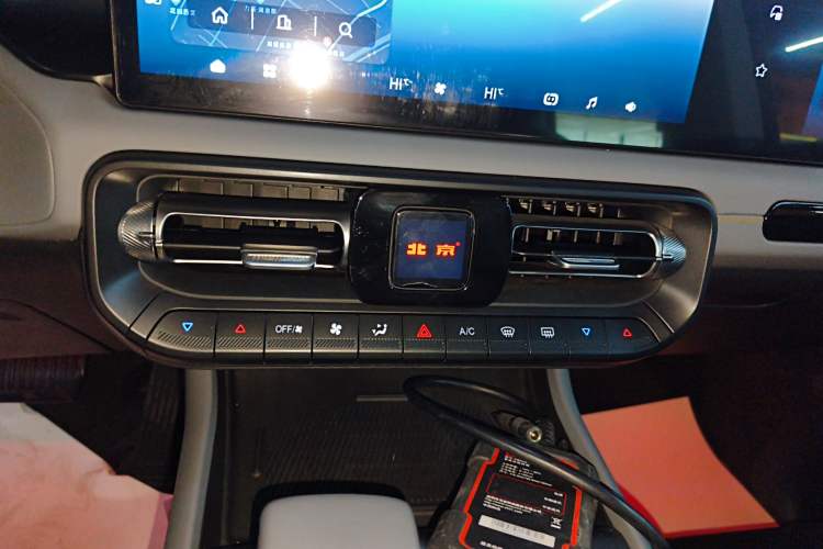 Used BAIC Off-Road BJ40 Electric Drive 2025 Advanced Edition Audio And AC Panel