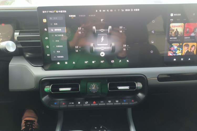 Used BAIC Off-Road BJ40 Electric Drive 2025 Advanced Edition Audio And AC Panel