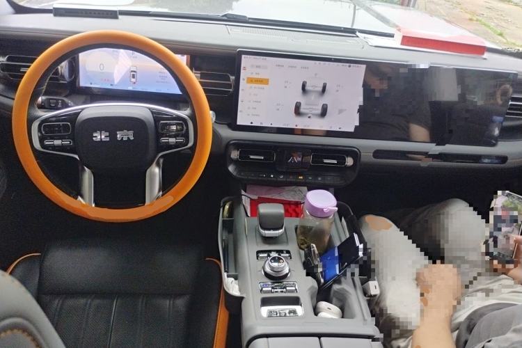 Used BAIC Off-Road BJ40 Electric Drive 2025 Advanced Edition Center Console