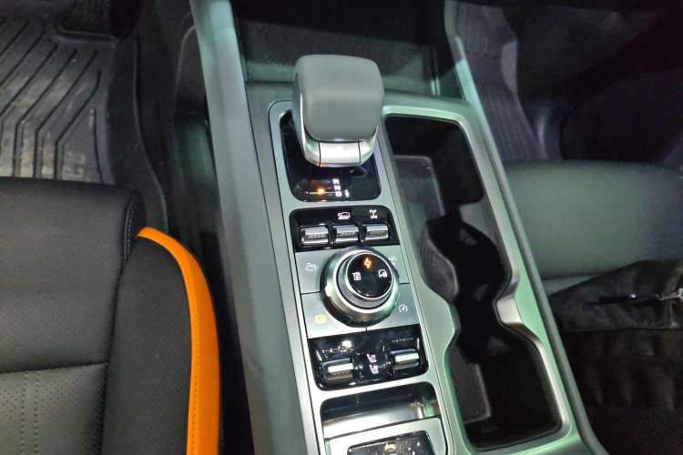 Used BAIC Off-Road BJ40 Electric Drive 2025 Standard Edition Gear Lever