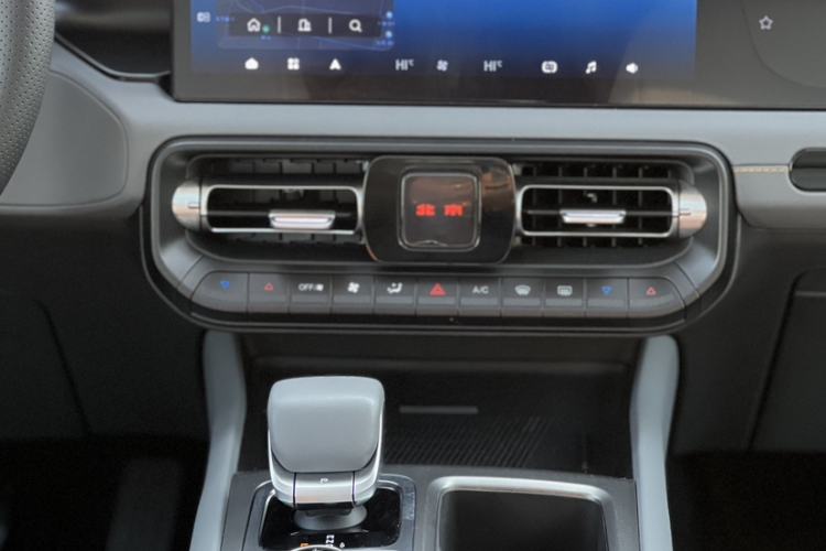 Used BAIC Off-Road BJ40 Electric Drive 2025 Advanced Edition Interior 3
