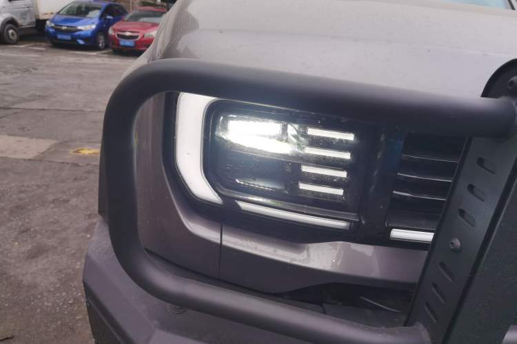 Used BAIC Off-Road BJ40 Electric Drive 2025 Advanced Edition Right Front Headlight