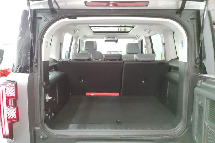 Used BAIC Off-Road BJ40 Electric Drive 2025 Advanced Edition Trunk