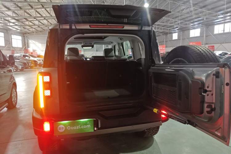 Used BAIC Off-Road BJ40 Electric Drive 2025 Advanced Edition Trunk