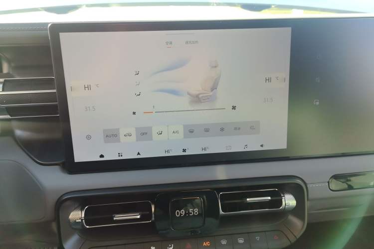 Used BAIC Off-Road BJ40 Electric Drive 2025 Standard Edition Audio And AC Panel