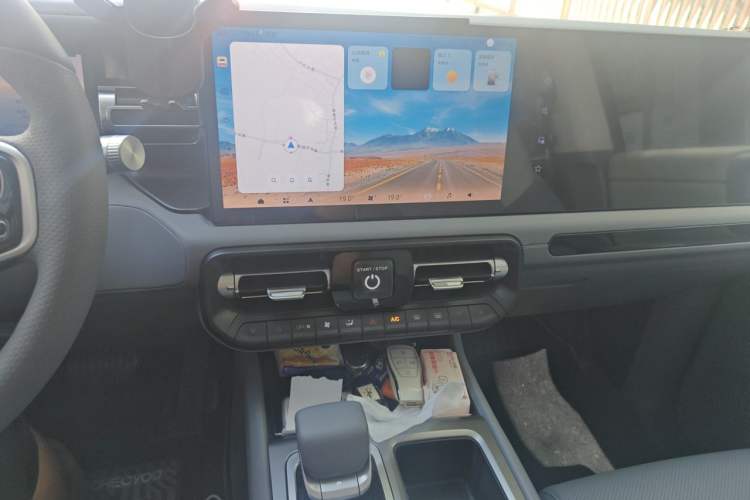 Used BAIC Off-Road BJ40 Electric Drive 2025 Standard Edition Audio And AC Panel