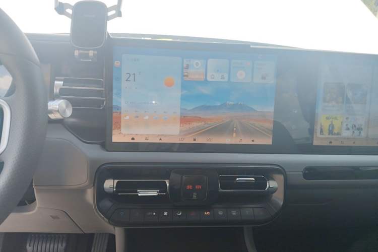 Used BAIC Off-Road BJ40 Electric Drive 2025 Standard Edition Audio And AC Panel