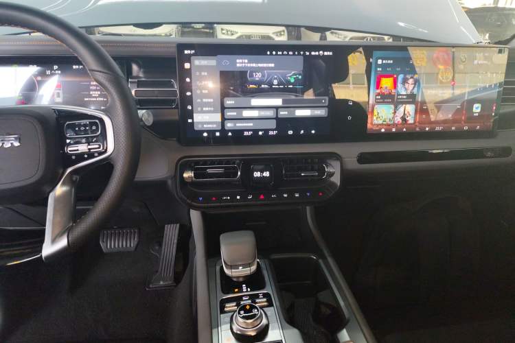 Used BAIC Off-Road BJ40 Electric Drive 2025 Advanced Edition Audio And AC Panel