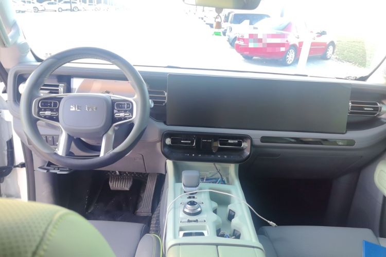 Used BAIC Off-Road BJ40 Electric Drive 2025 Standard Edition Center Console