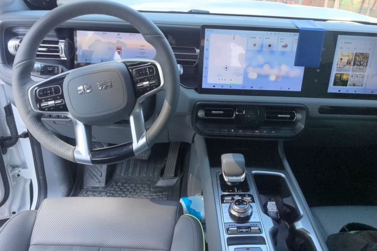 Used BAIC Off-Road BJ40 Electric Drive 2025 Advanced Edition Center Console