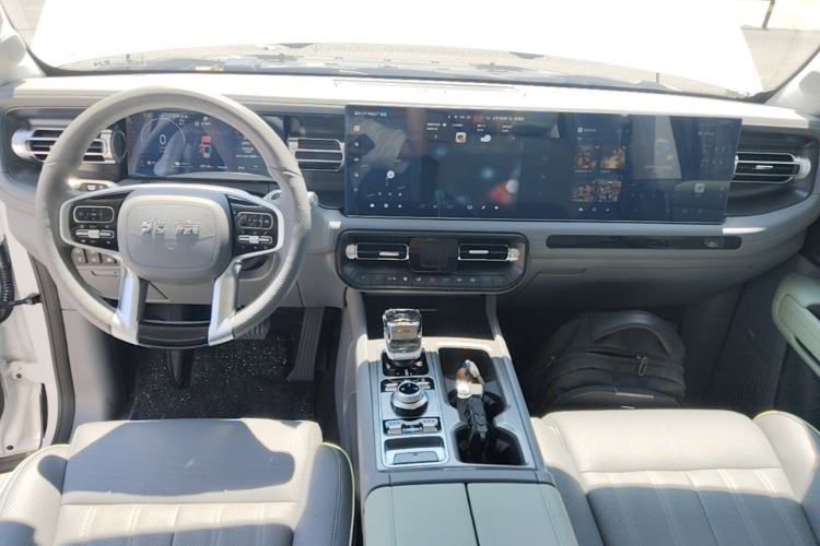 Used BAIC Off-Road BJ40 Electric Drive 2025 Advanced Edition Center Console