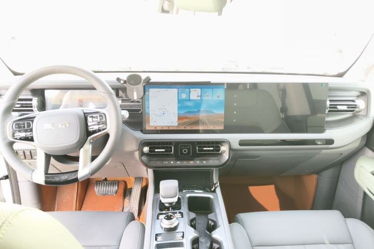 Used BAIC Off-Road BJ40 Electric Drive 2025 Standard Edition Center Console